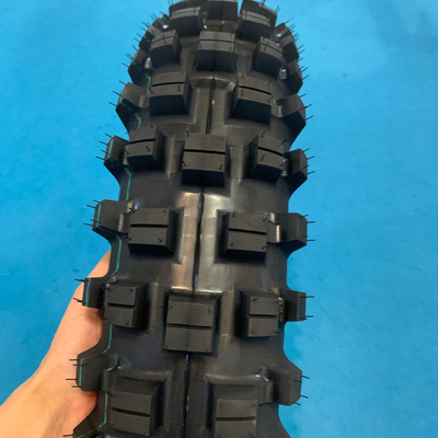 35%-55% de teor de borracha no mercado africano Pneus de motocicleta 120/90 18 Pneus supermacios