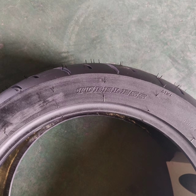 35%-55% de teor de borracha Pneus de motocicleta sem tubo de nylon 150/70-13 Pneus para substituição/reparação