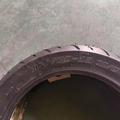 35%-55% de teor de borracha Pneus de motocicleta sem tubo de nylon 150/70-13 Pneus para substituição/reparação