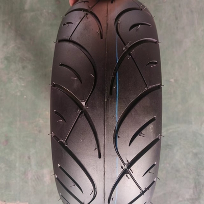 35%-55% de teor de borracha Pneus de motocicleta sem tubo de nylon 150/70-13 Pneus para substituição/reparação