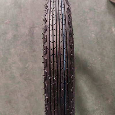 18 polegadas 2,50-18 Pneus de motocicleta personalizados com borracha natural e 35%-55% de conteúdo de borracha