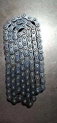 Cadeia de motocicleta preta para desempenho em motocicletas BAJAJ 428-112L