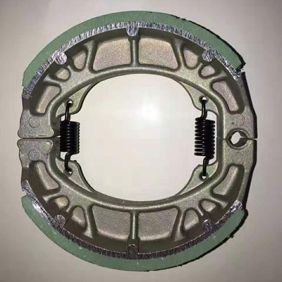 Forneça diretamente peças de reposição chinesas e outros sapatos de freio de moto com foto