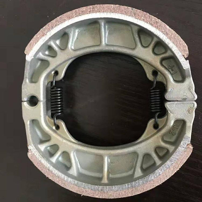 Forneça diretamente peças de reposição chinesas e outros sapatos de freio de moto com foto