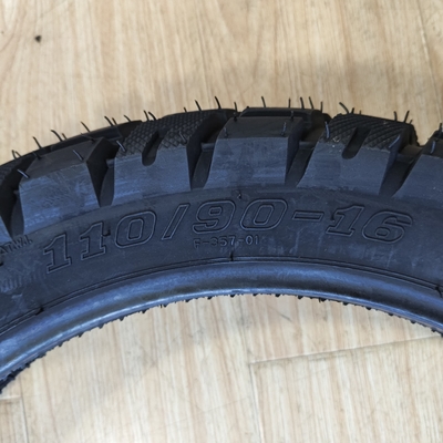 110/90-16 Pneus de motocicleta com classificação 6PR/8PR e serviço OEM aceitável