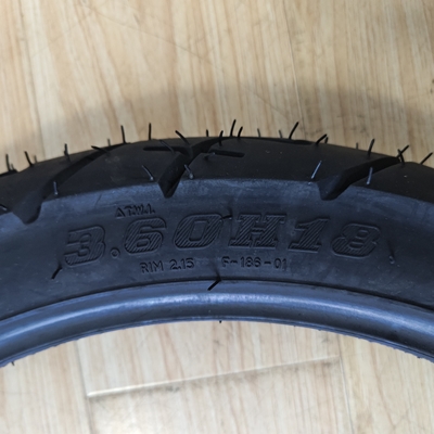 360h18 Pneus de motocicleta com 35% a 55% de teor de borracha e de aço natural de nylon