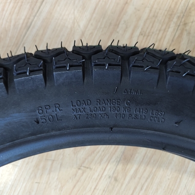 Pneus para motocicletas de rua 3.00-17 com natureza padrão e razoável em cor preta