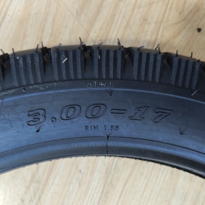 6PR/8PR Ply Rating 3.00-17 Pneus resistentes ao desgaste para as necessidades do cliente