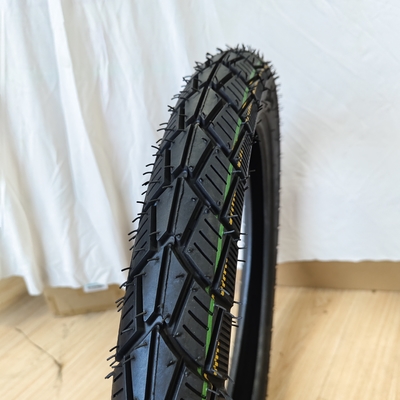 2.75-17 Pneus de motocicleta Borracha natural e carcaça de pneus incluídos para uma condução suave