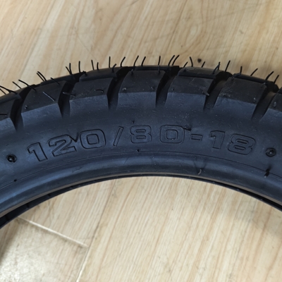 Tamanho do pneu 120/80-18 Negro Pneus sem tubo para motocicleta Adequado para todos os terrenos