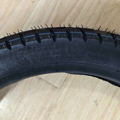 100/90-18 Pneus sem tubos para motocicletas com teor de borracha natural de 35% a 55%