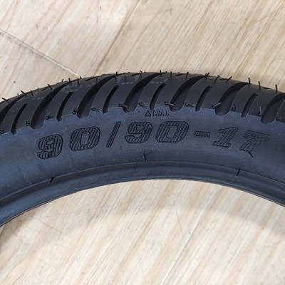 Pneus de motocicleta de nylon de aço natural de borracha 90/90-17 com 35% a 55% de teor de borracha