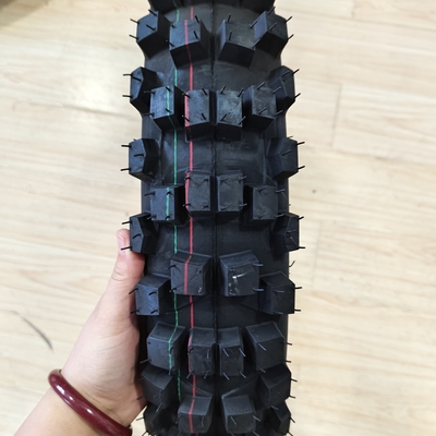35%-55% de teor de borracha em pneus e tubos internos de motocicletas em Qingdao com porto de carga