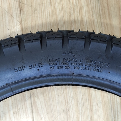 Pneus de tubos internos de motocicletas do mercado de Qingdao 3.00-17 Feito de aço de nylon de borracha natural