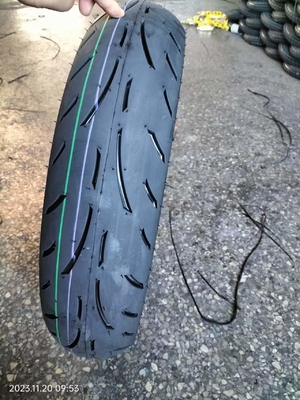 Pneus e tubos de motocicletas Alto teor de borracha 30%-45% OEM aceitável 120/70-17