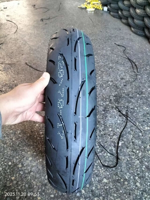 Pneus e tubos de motocicletas Alto teor de borracha 30%-45% OEM aceitável 120/70-17
