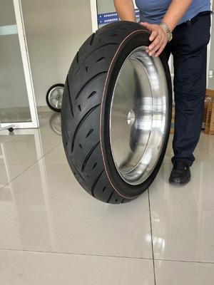 170/50-21 160/50-23 Pneus de fusão semi-quente para motocicletas 8,2 kg Tempo de entrega 25-30 dias