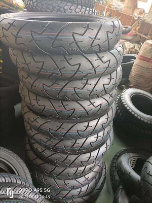 90/90-18 Pneus de motocicleta adequados a várias necessidades do cliente