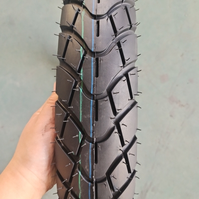 Mercado da América do Sul 90/90-18 Pneus traseiros de motocicleta com estilo diferente e peso de 3,6 kg