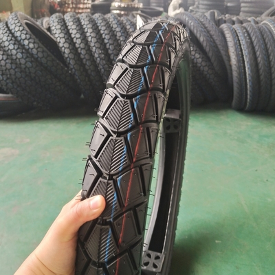 Pneus sem tubos de motocicleta duráveis de 17 polegadas para condução estável e suave
