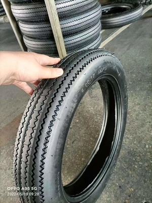 Melhore a sua viagem com pneus de motocicleta padrão de dentada de serra borracha natural e carcaça de pneus