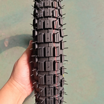130/70-13 Tamanho do pneu de motocicleta com teor aceitável de OEM e borracha de 35% a 55%