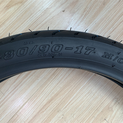 Mercado das Filipinas 80/90-17 Pneus de motocicleta com padrão de design profundo e longa vida útil