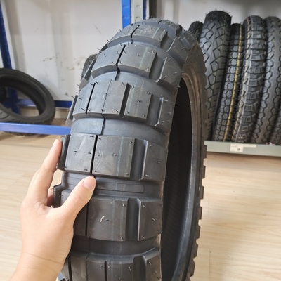 Pneus de borracha natural para motocicletas 15070B18 para um desempenho ideal