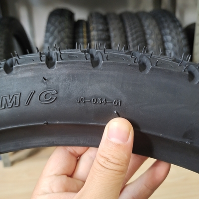 Pneus para motocicletas com 35% a 55% de teor de borracha