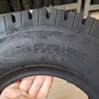 OEM aceitável 4.00-8 Pneus de motocicleta para Egito Pneus de scooter em preto