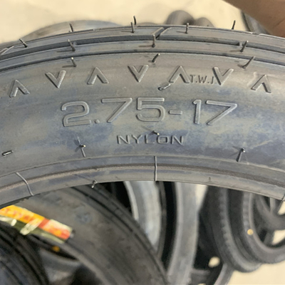 Resistência à tração 10,5 Pneus de motocicleta 2,75-17 A escolha definitiva para pilotos em todos os lugares