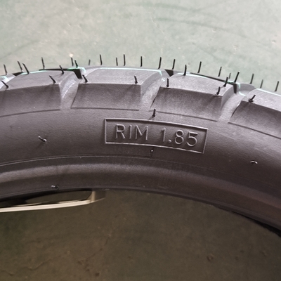 90/90-18 Pneus de motocicleta reutilizáveis Pneus com classificação de pliagem 6pr/8pr e carcaça de longa duração