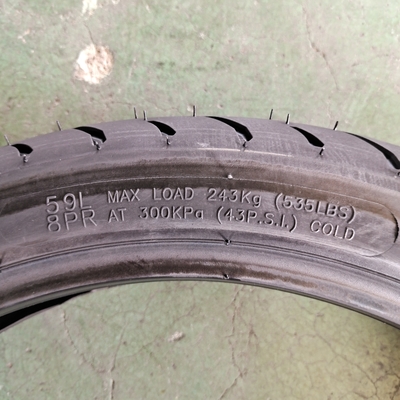 Rubro natural preto 90/90-17 Pneus de motocicleta para desempenho duradouro