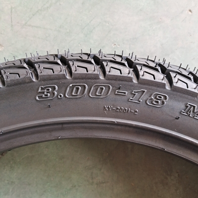 Pneus de motocicletas Pneus 3.00-18 Natureza Borracha Aço Nylon e aceitável OEM Oferecido