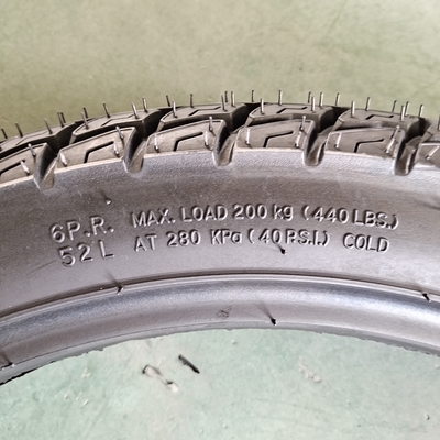 Pneus de motocicletas Pneus 3.00-18 Natureza Borracha Aço Nylon e aceitável OEM Oferecido