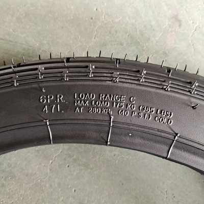 Pneus sem tubo 2.75-17 Pneus de motocicleta com carcaça e portão de carregamento Qingdao Ready