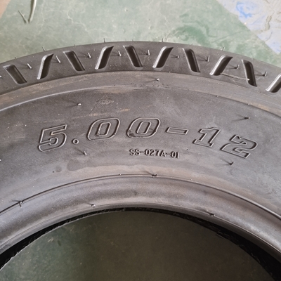 35%-55% de teor de borracha 5.00-12 Pneus de motocicleta O ajuste perfeito para a sua viagem
