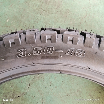 Pneus sem tubo de motocicleta preto TT Pneus 3.50-18 do mercado de Qingdao