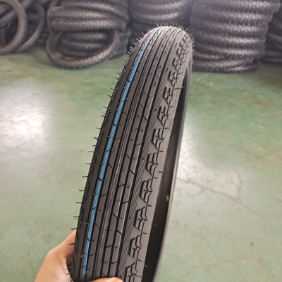 Carregamento Porto Qingdao Pneus de motocicletas e tubos interiores de pneus com tubos de borracha butil