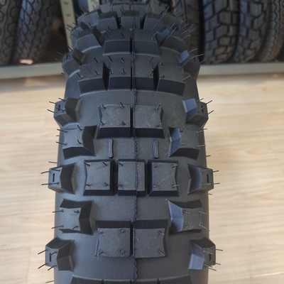 45% de teor de borracha no pneu de motocicleta 140/80-18 para o mercado russo