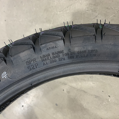 300-18 pneus de motocicleta com 10,5 resistência à tração e 20000 KM vida útil melhor escolha