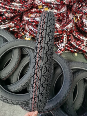 Pneus de motocicleta de 16 polegadas Design de padrão profundo para desempenho duradouro 3,2 kg