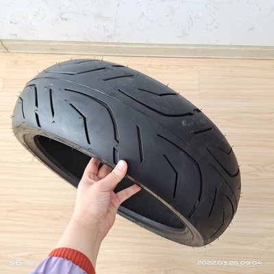 Experiência inigualável com pneus sem tubo de motocicleta de 180/55/17 TL e pressão de ar de 280kpa