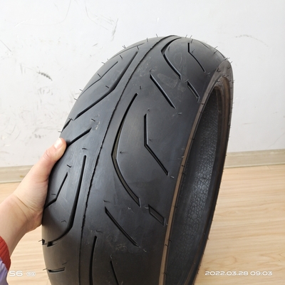 Experiência inigualável com pneus sem tubo de motocicleta de 180/55/17 TL e pressão de ar de 280kpa