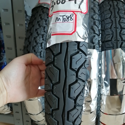 Experimente um desempenho superior com o nosso pneu e tubo de motocicleta de design profundo