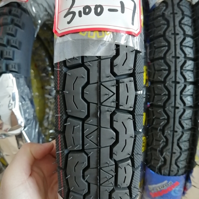 Experimente um desempenho superior com o nosso pneu e tubo de motocicleta de design profundo