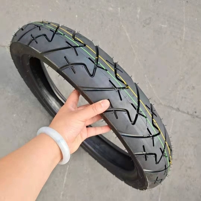 Pneus de motocicleta com 35% a 55% de borracha