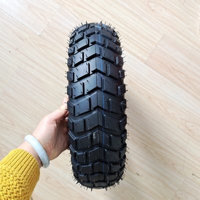 Teor superior de borracha de 35% a 55% 120/90-10 Pneus de motocicleta para venda no porto de Qingdao