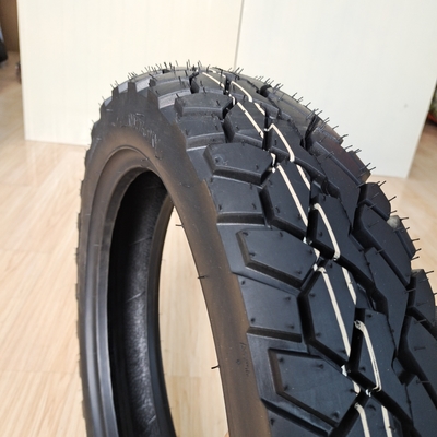 Teor de borracha de 35% a 55% Pneumático espessado de pneu de motocicleta 110/90-16 para desempenho