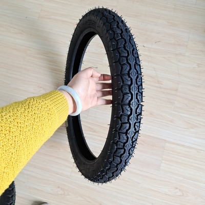 3.00-17 Pneus de alta resistência Pneus de motocicleta com material de nylon de borracha natural e aço